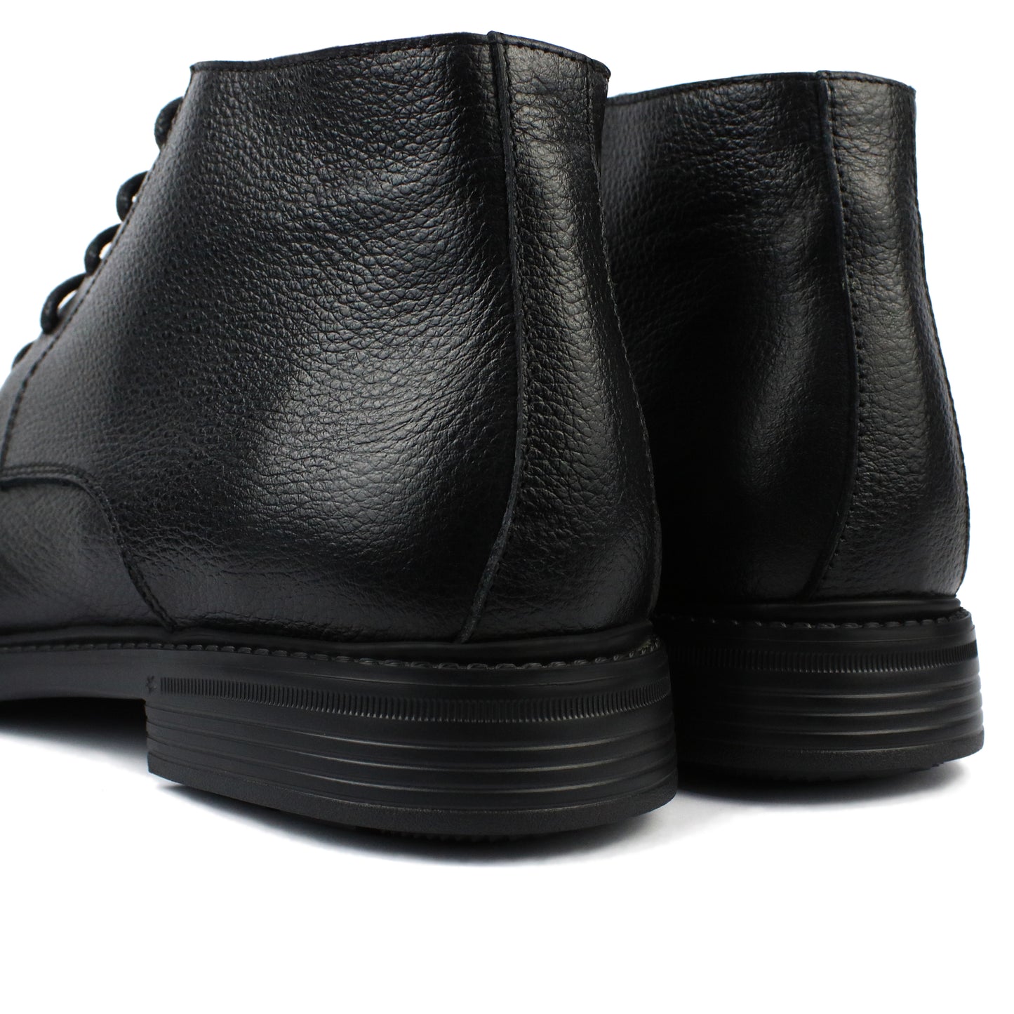 040 BOTTINE EN CUIR NOIR