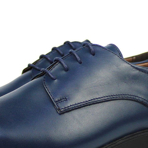 205 CHAUSSURE EN CUIR BLEU