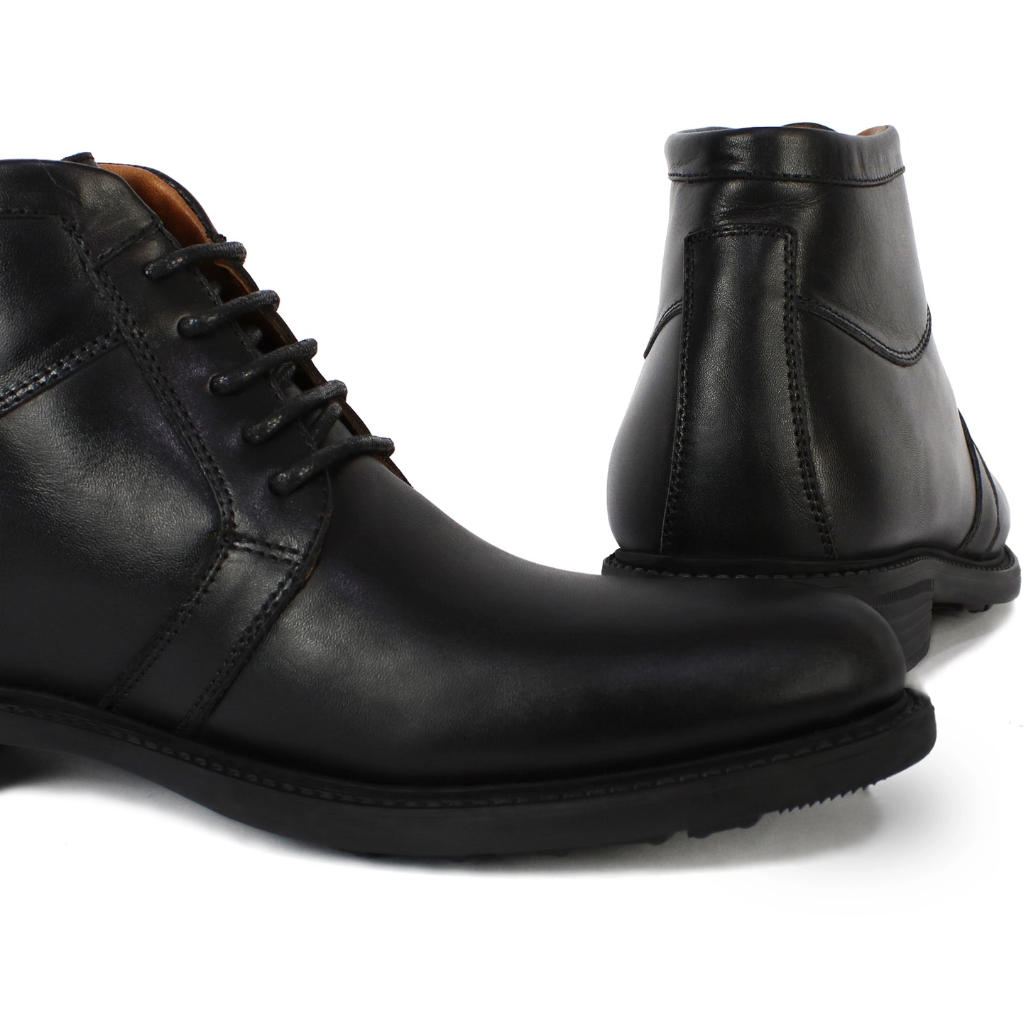 041 BOTTINE EN CUIR NOIR