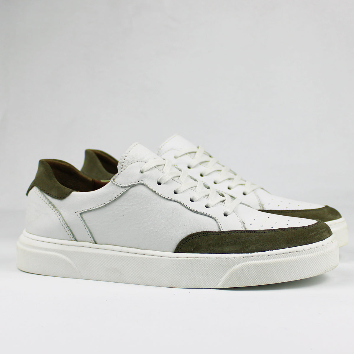 EB01 BASKET EN CUIR BLANC