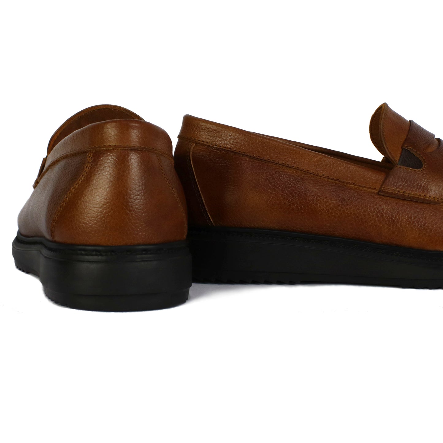 B 05 MOCASSIN EN CUIR CAMEL