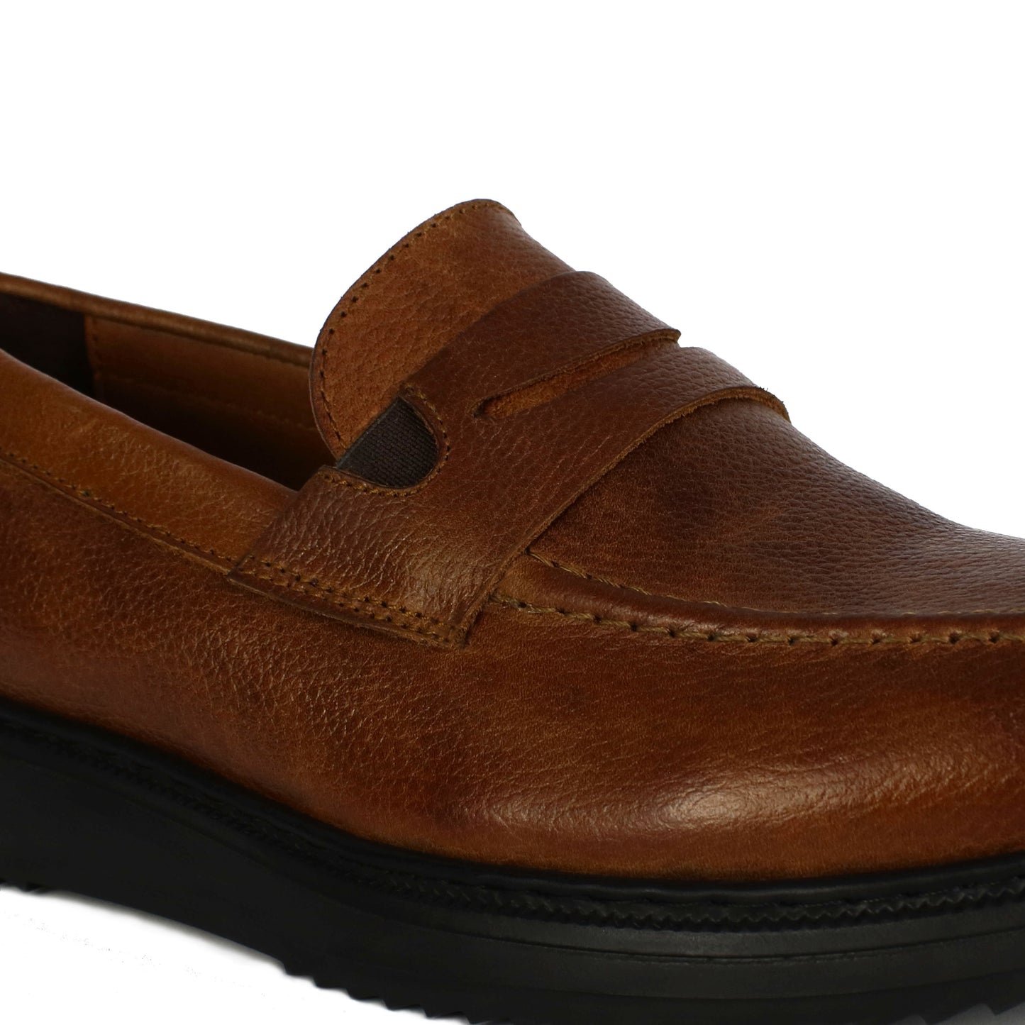 B 05 MOCASSIN EN CUIR CAMEL